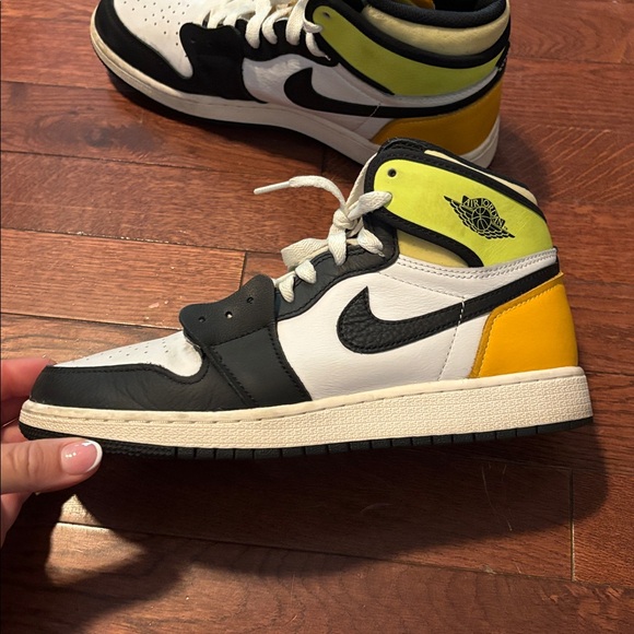 Air Jordan 1 High-Top Sneakers in White, Black & Yellow Size: 7 Youth - Picture 3 of 8